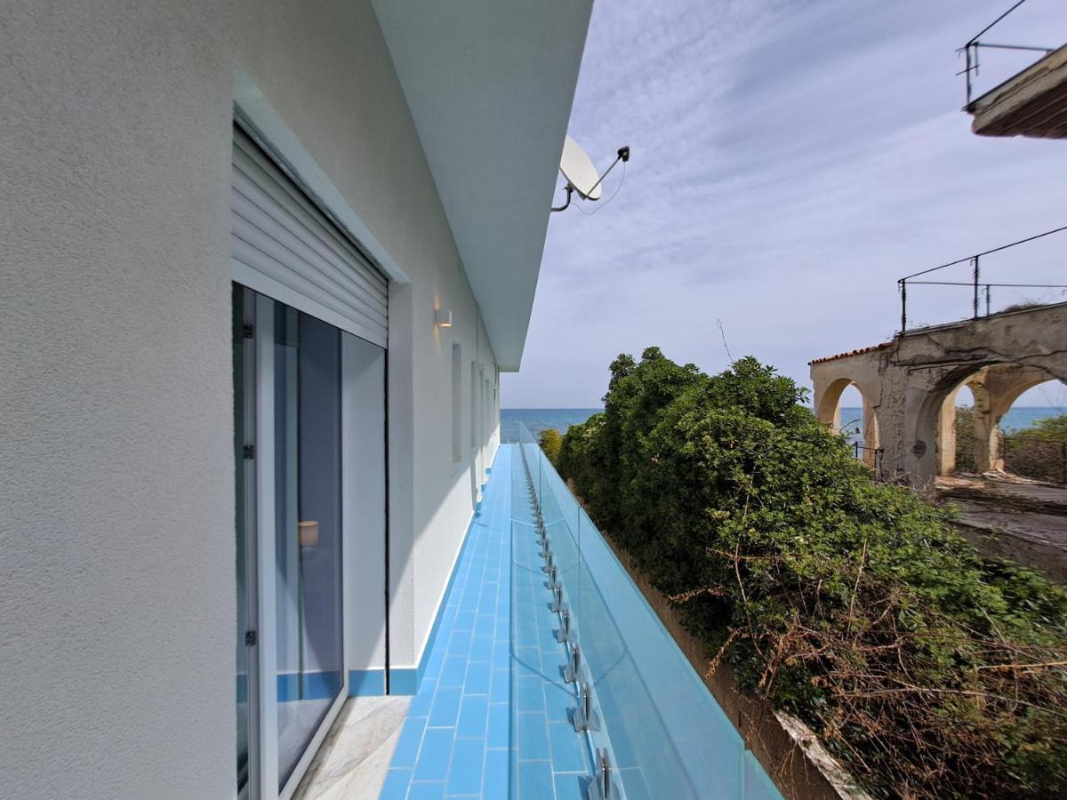 Blue Life, Sea-Luxury Rooms On The Beach Between Palermo And Cefalu' Кастельдачча Экстерьер фото