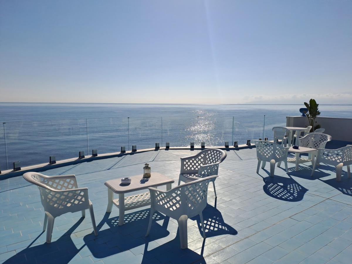 Blue Life, Sea-Luxury Rooms On The Beach Between Palermo And Cefalu' Кастельдачча Экстерьер фото