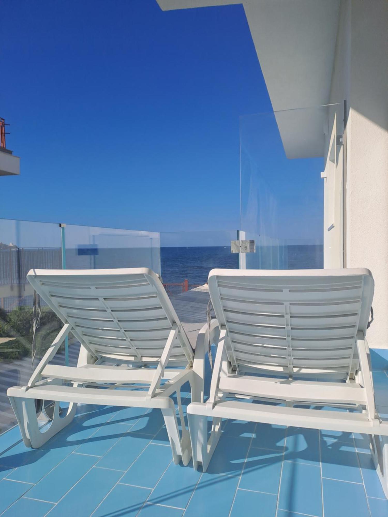 Blue Life, Sea-Luxury Rooms On The Beach Between Palermo And Cefalu' Кастельдачча Экстерьер фото